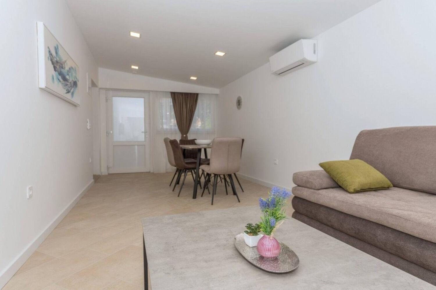 Apartments Mari - 40M From The Beach Makarska Eksteriør billede