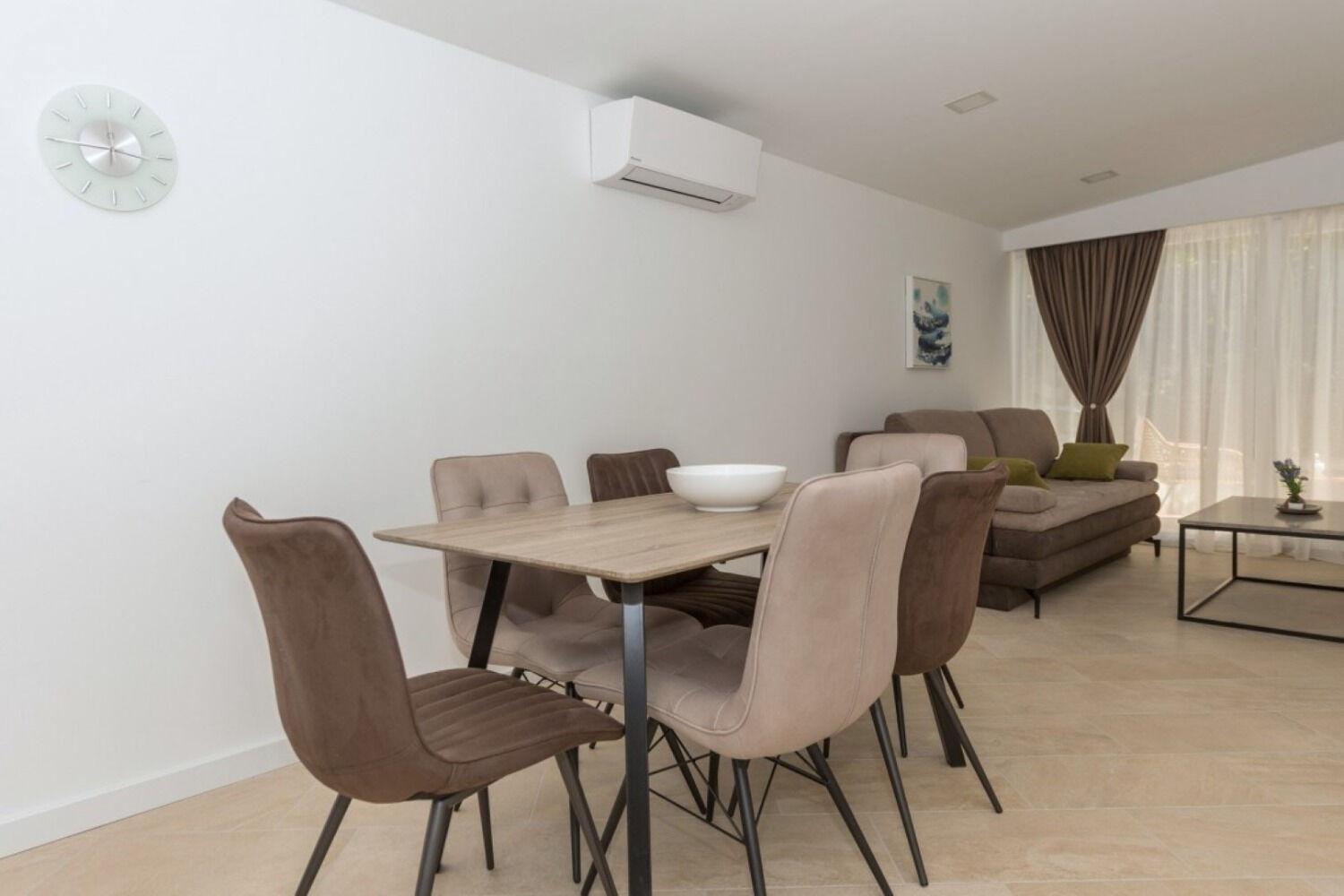 Apartments Mari - 40M From The Beach Makarska Eksteriør billede
