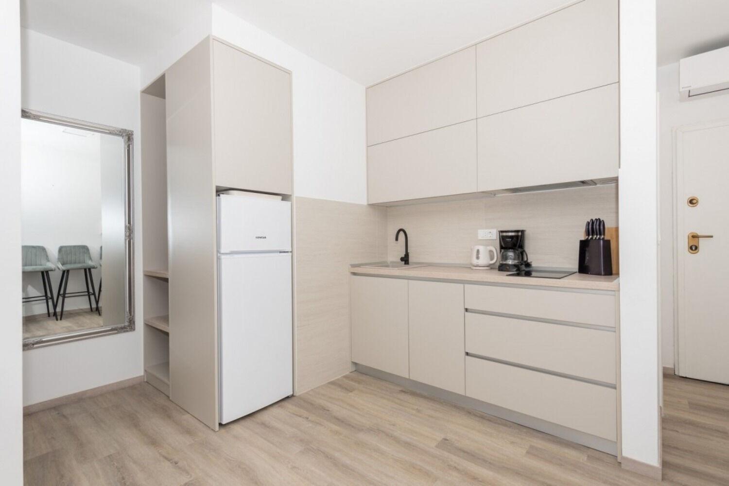 Apartments Mari - 40M From The Beach Makarska Eksteriør billede