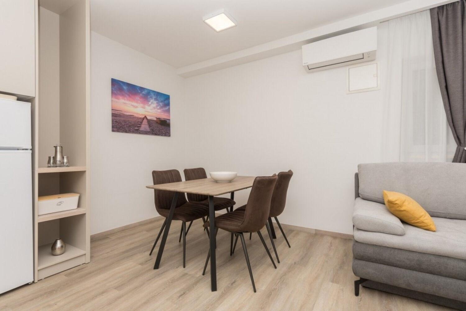 Apartments Mari - 40M From The Beach Makarska Eksteriør billede